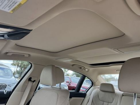 Used 2017 BMW 740i image 19