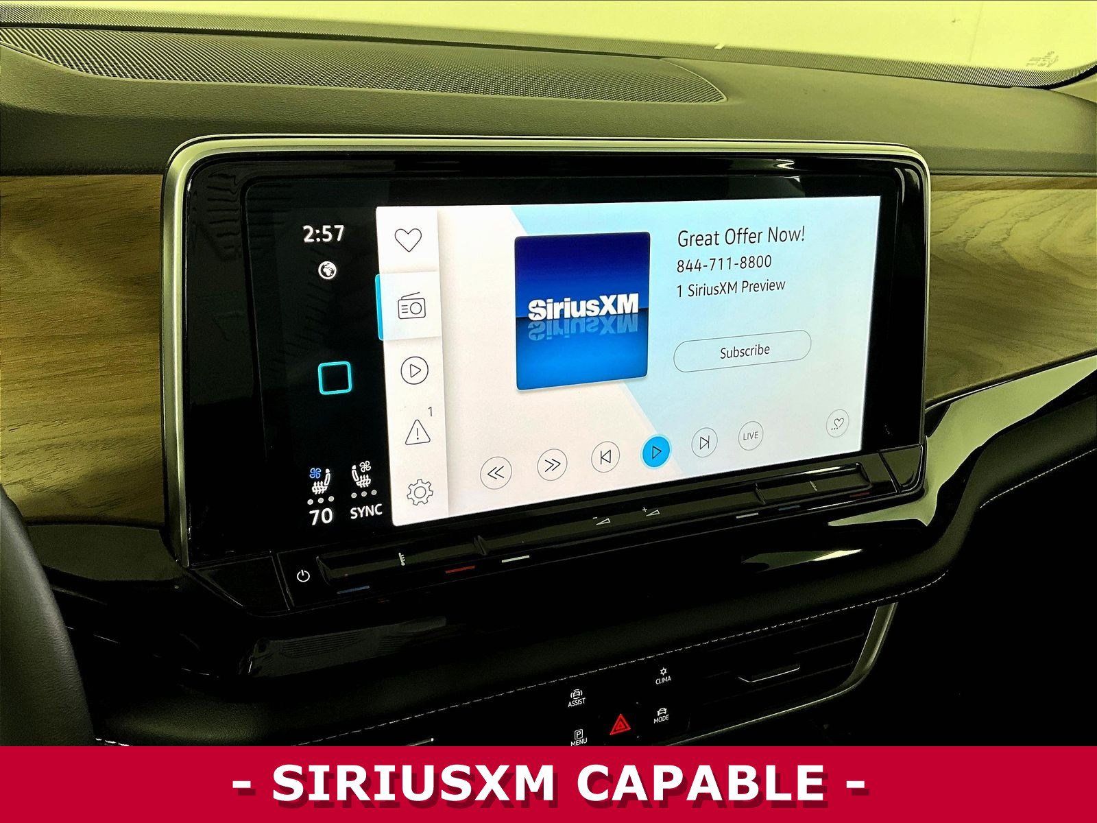 Used 2025 Volkswagen Atlas SE AWD/4WD image 15