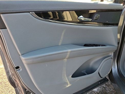 Used 2022 Lincoln Nautilus Reserve image 14