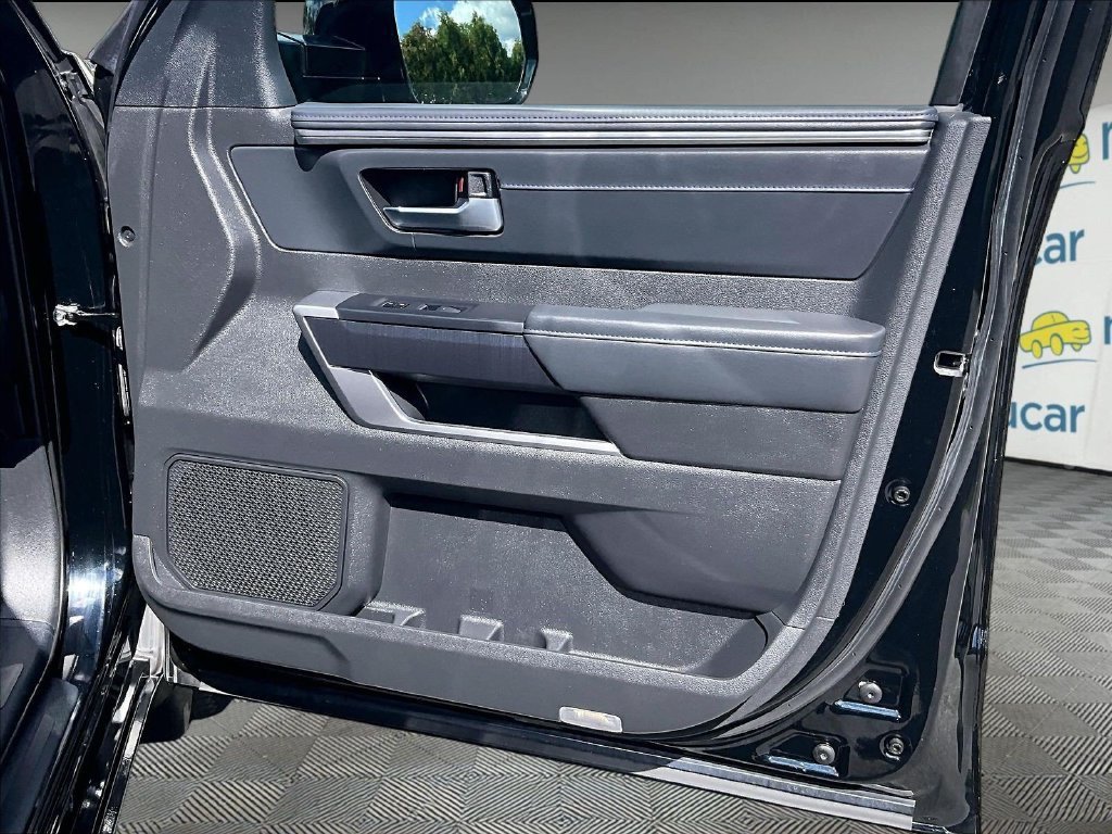 Used 2025 Toyota Sequoia Platinum AWD/4WD image 12