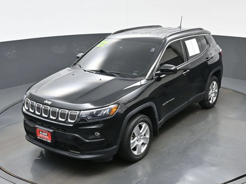 Used 2022 Jeep Compass Latitude AWD/4WD image 31
