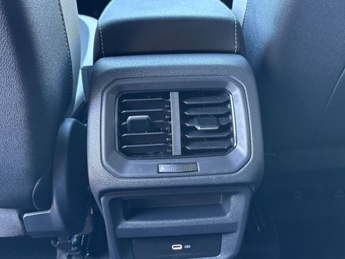 Used 2025 Volkswagen Taos SE image 24