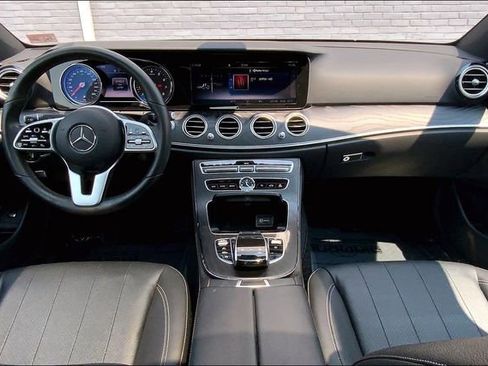 Used 2019 Mercedes-Benz E 300 4MATIC image 12