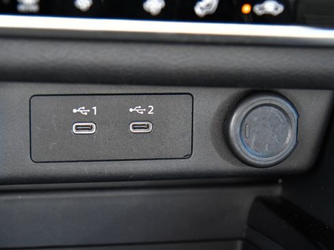 Used 2025 Nissan Rogue SV AWD/4WD image 22