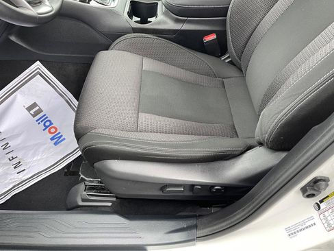 Used 2024 Subaru Outback Premium image 3