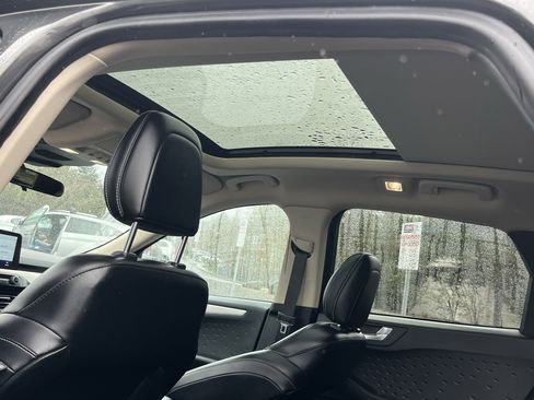 Used 2020 Ford Escape SE Sport image 15