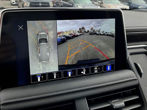 Used 2024 Chevrolet Tahoe Z71 w/ Luxury Package image 25