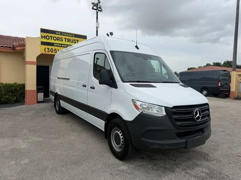 Used 2019 Mercedes-Benz Sprinter 170 w/ Driver Convenience Package image 9