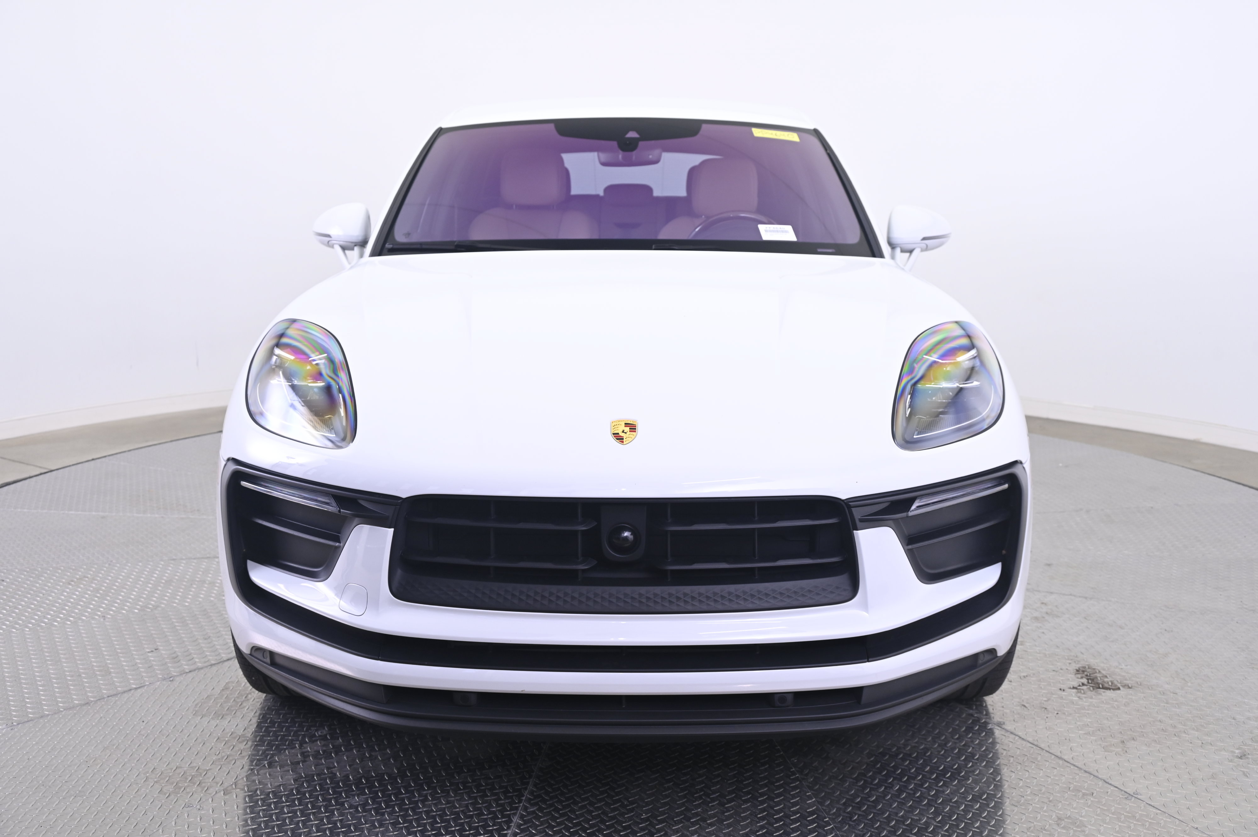 Certified 2024 Porsche Macan AWD/4WD image 10