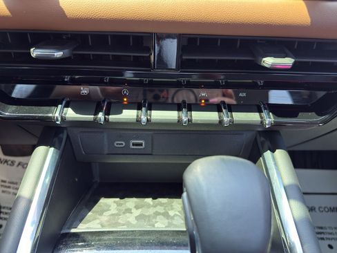 Certified 2024 GMC Canyon AT4 AWD/4WD image 20