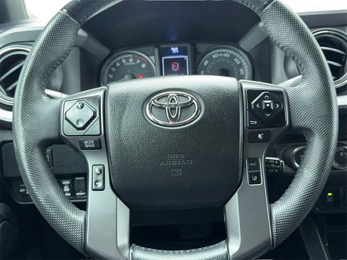 Used 2021 Toyota Tacoma TRD Sport image 19