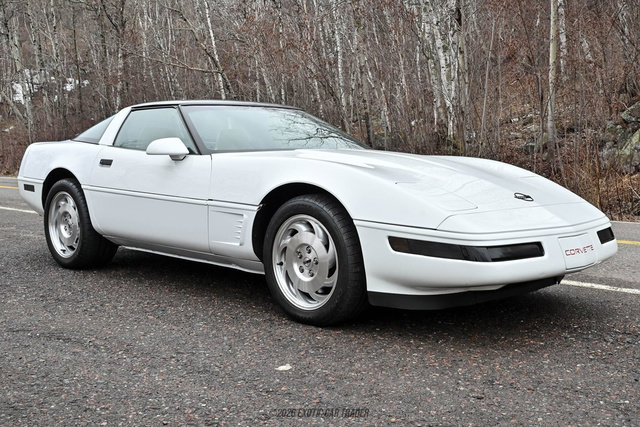 Used 1995 Chevrolet Corvette Coupe RWD image 12