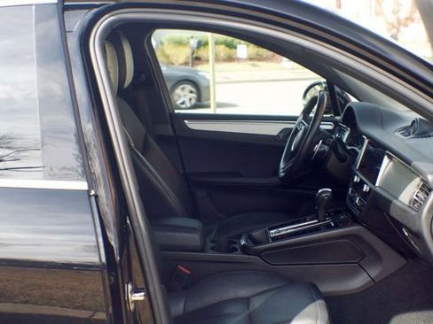 Used 2022 Porsche Macan image 37