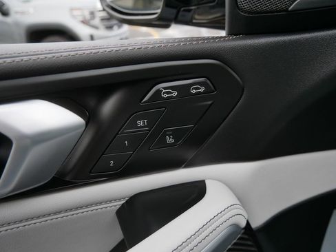 Used 2025 BMW X6 M60i w/ Executive Package image 15