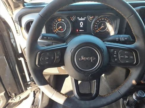 Used 2024 Jeep Wrangler Sport S image 10