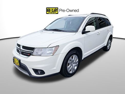 Used 2019 Dodge Journey SE image 1