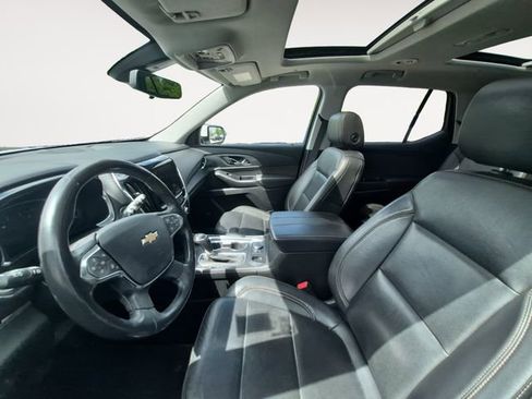 Used 2019 Chevrolet Traverse Premier w/ Driver Confidence II Package FWD image 9