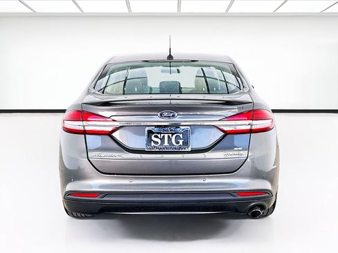 Used 2018 Ford Fusion SE w/ Equipment Group 601A FWD image 5
