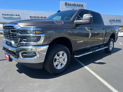 Used 2026 RAM 2500 Big Horn AWD/4WD image 4
