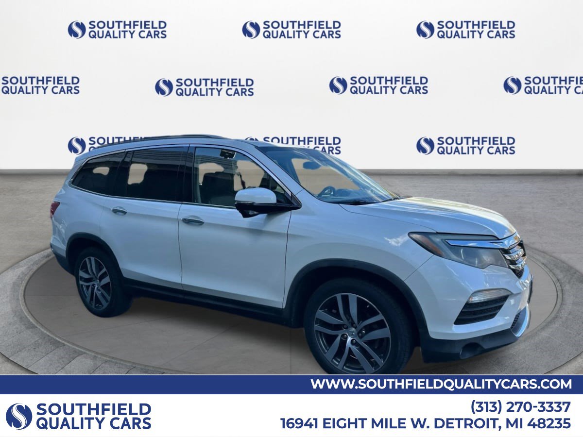 Used 2017 Honda Pilot Touring image 1