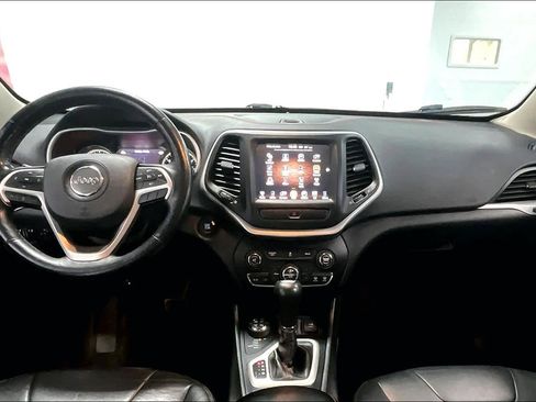 Used 2014 Jeep Cherokee Trailhawk w/ Comfort/Convenience Group image 9