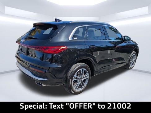 Certified 2025 Audi Q5 Premium w/ Convenience Package image 2