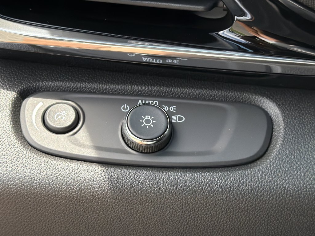 New 2026 Buick Envista Sport Touring w/ Convenience I Package FWD image 28