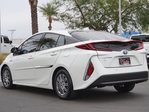 Used 2017 Toyota Prius Prime Advanced image 3