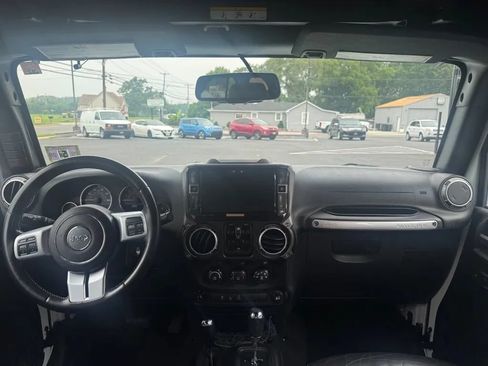Used 2015 Jeep Wrangler Unlimited Sport AWD/4WD image 9
