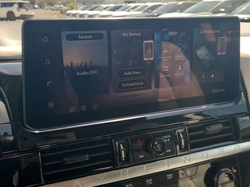 New 2026 Nissan Pathfinder SL image 9