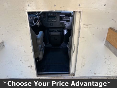 Used 2016 GMC Savana 3500 image 22