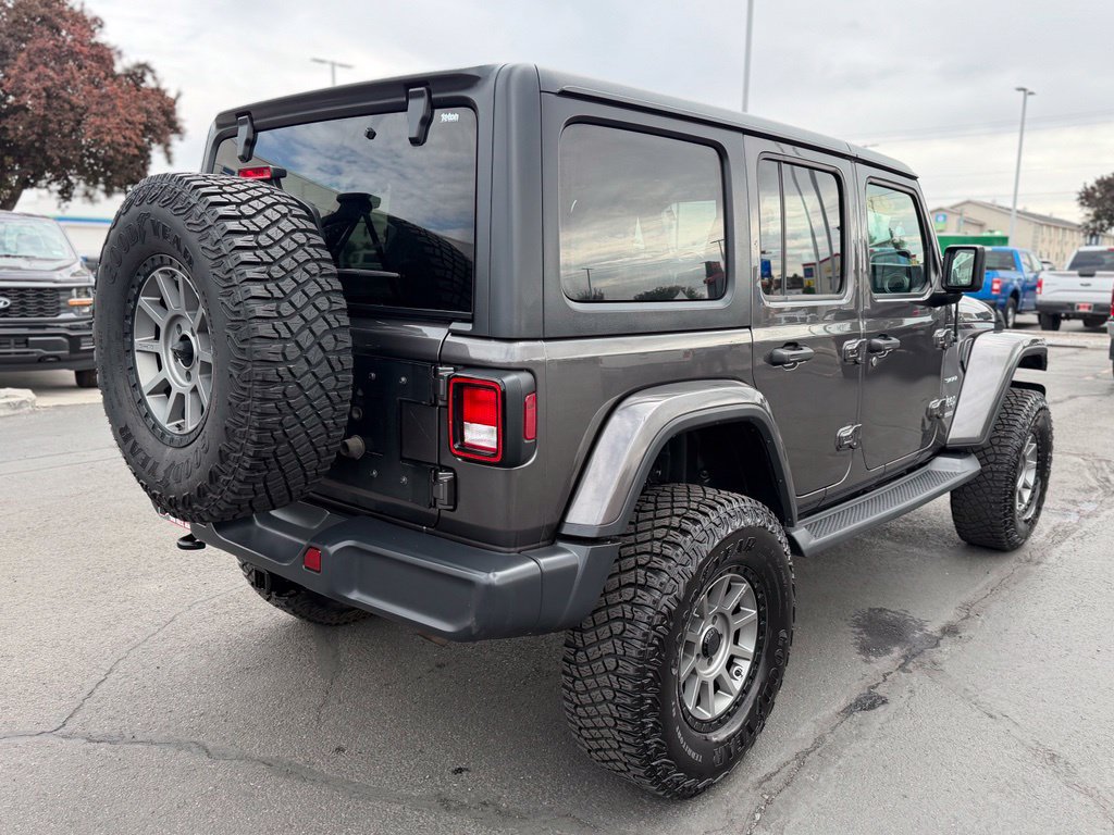 Used 2018 Jeep Wrangler Unlimited Sahara AWD/4WD image 3