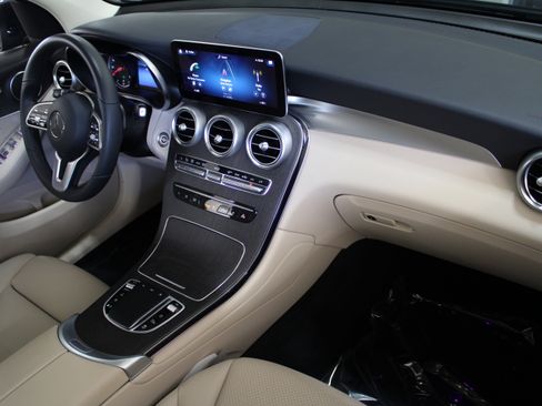 Certified 2022 Mercedes-Benz GLC 300 image 22
