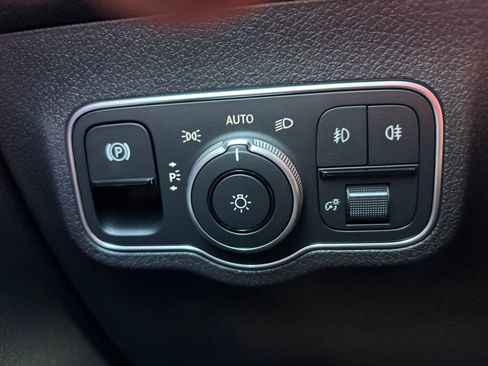 New 2026 Mercedes-Benz GLB 250 4MATIC image 28