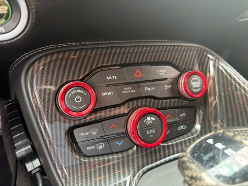 Used 2018 Dodge Challenger R/T Scat Pack RWD image 7