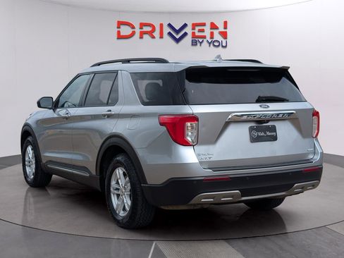 Used 2020 Ford Explorer XLT w/ Equipment Group 202A RWD image 3