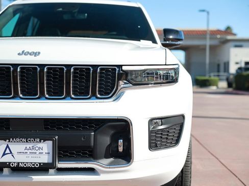 New 2025 Jeep Grand Cherokee L Overland image 5