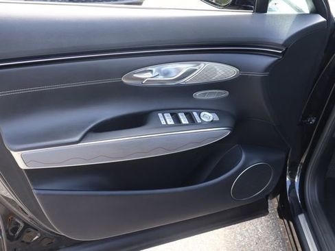 Used 2024 Genesis GV70 2.5T Advanced w/ Advanced Package image 12