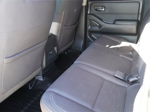 Used 2022 Nissan Frontier SV image 14