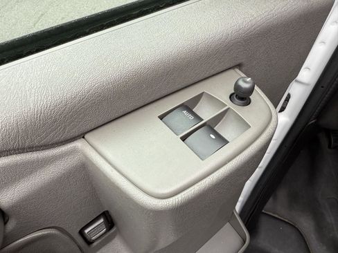 Used 2024 GMC Savana 2500 w/ Driver Convenience Package image 15