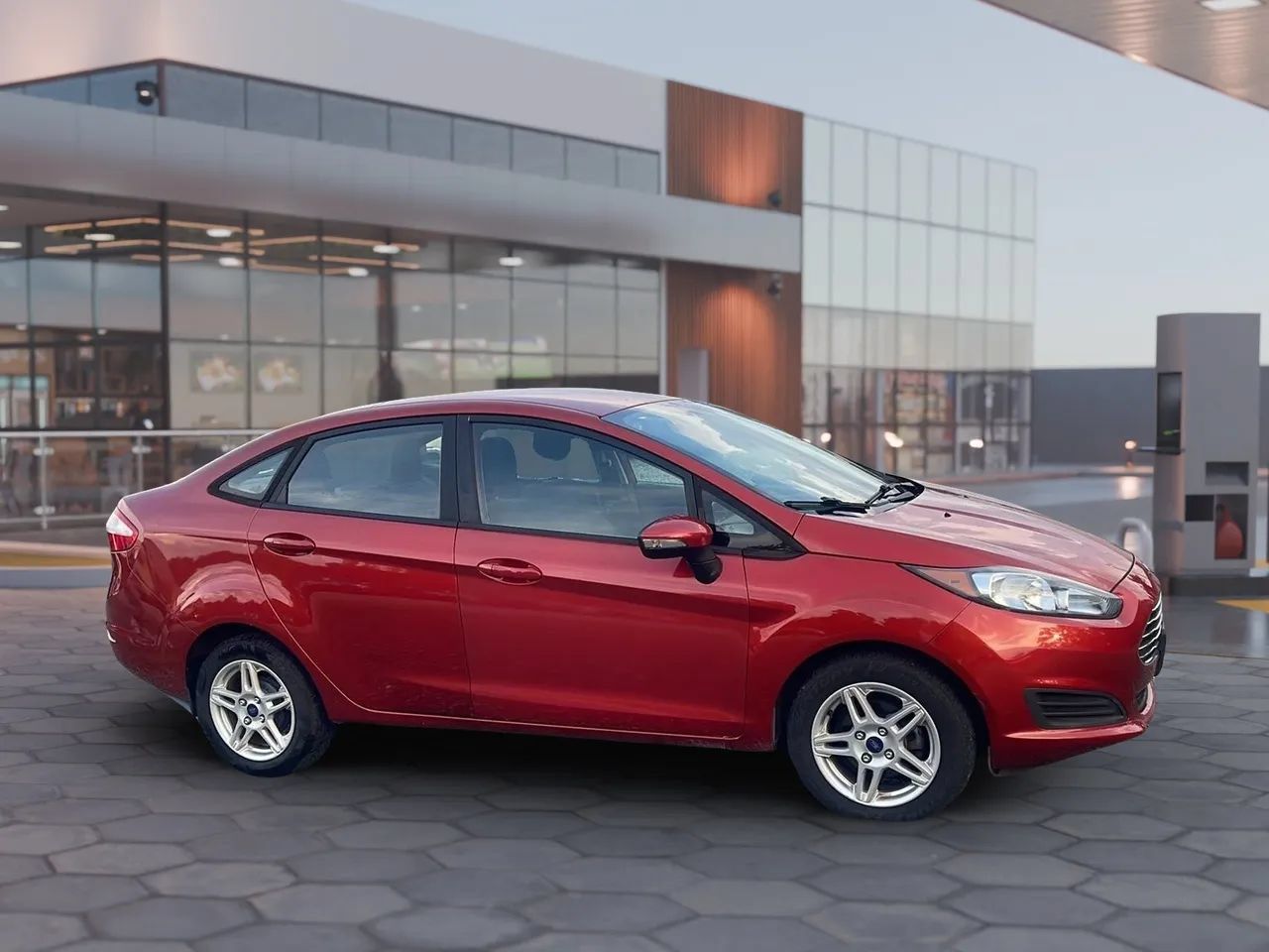 Used 2018 Ford Fiesta SE FWD image 13