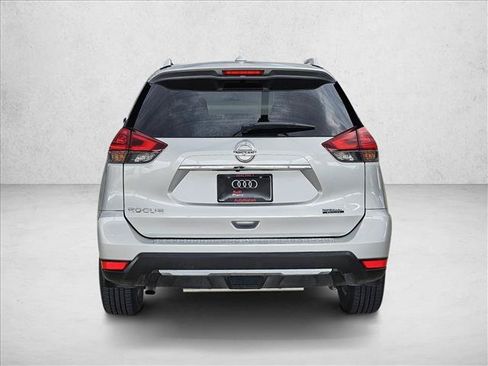 Used 2019 Nissan Rogue S w/ Special Edition Package FWD image 6