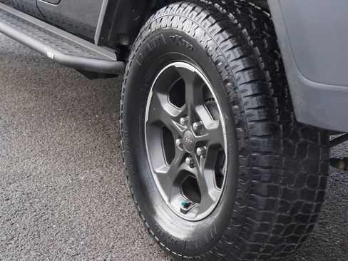 Used 2023 Jeep Gladiator Rubicon w/ LED Lighting Group image 9