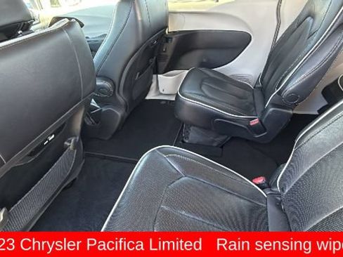 Used 2023 Chrysler Pacifica Limited FWD image 24