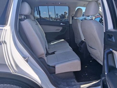 Used 2020 Volkswagen Tiguan SE w/ Panoramic Sunroof Package image 13
