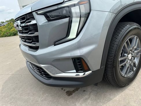 Used 2026 GMC Acadia Elevation w/ LPO, Floor Liner Package AWD/4WD image 10