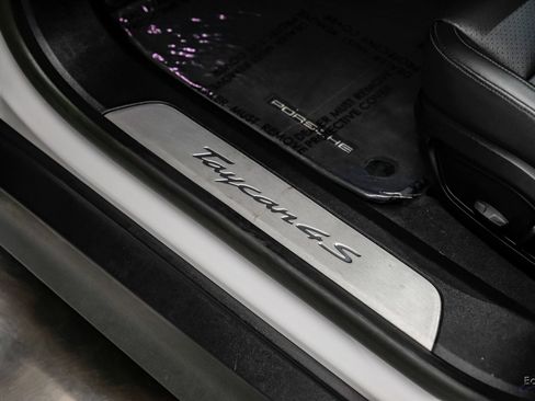 Used 2023 Porsche Taycan 4S AWD/4WD image 37