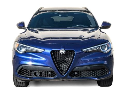 Used 2022 Alfa Romeo Stelvio Sprint image 3