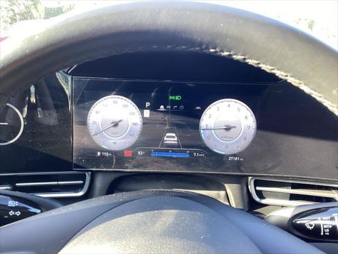 Used 2025 Hyundai Elantra SEL FWD image 28