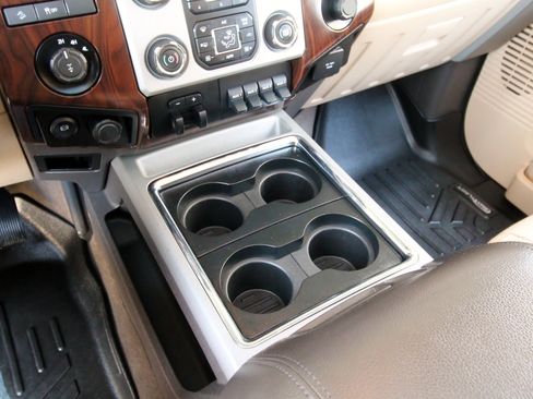 Used 2016 Ford F250 Lariat w/ Lariat Ultimate Package image 38